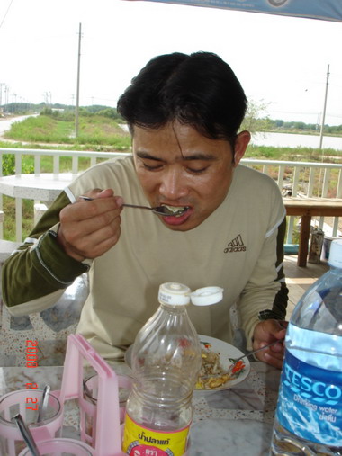 มาถึงไม่มีใครพูดไรใส่กันอย่างเดียว....... :laughing: :laughing: