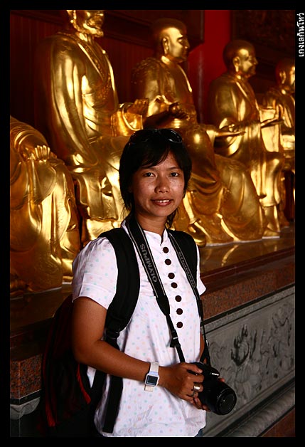 ดูใส่เสื้อแอบกุ๊กกิ๊กด้วย คิคิคิ