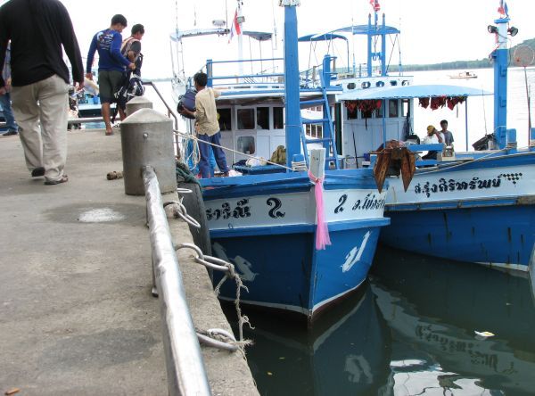 ขนเครื่องไม้เครื่องมือลงเรือด้วยความรวดเร็ว