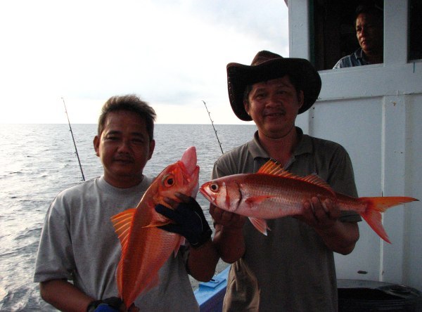 พี่รงค์   กับ พี่เจตน์   ขอหล่อมั่งจิ :laughing: :laughing: :laughing: :laughing: :laughing: