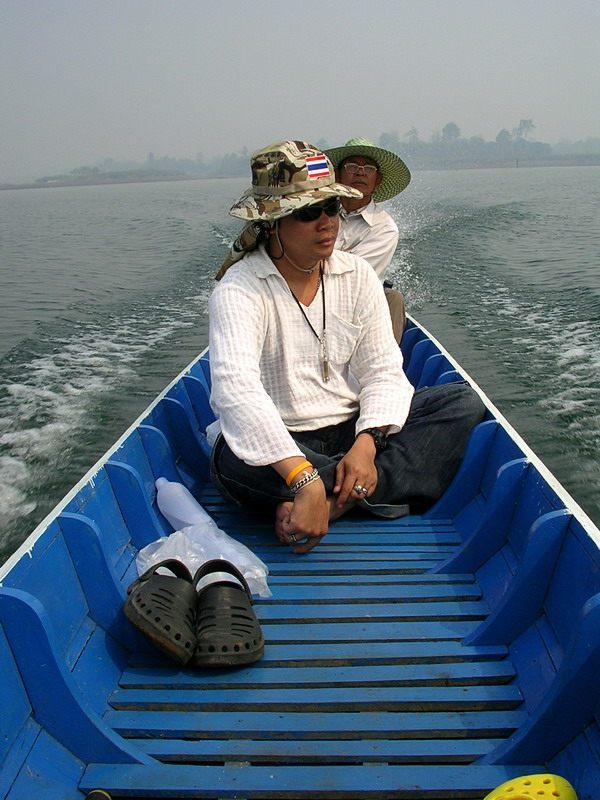    เช้านี้ โชคดีมีน้าโด้งเป็นช่างภาพออกเรือไปด้วยกัน ช่วงนี้น้าโด้งพักการตกปลาขอไปถ่ายรูปอย่างเดียวห