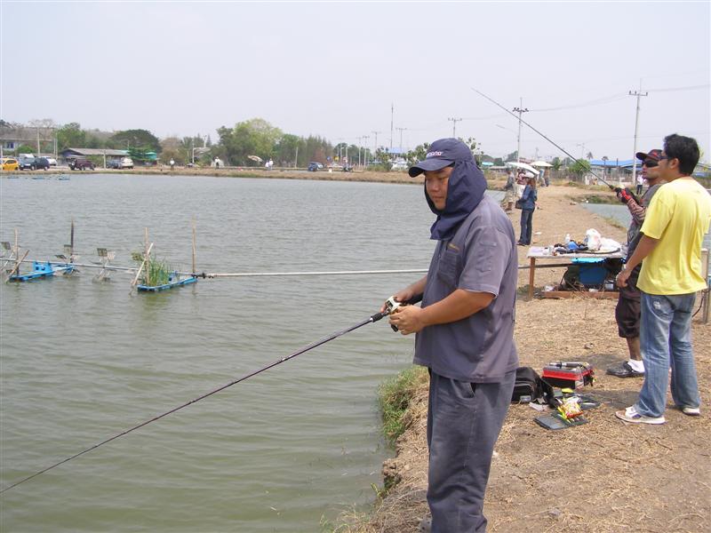ส่วนน้าบี เจ้าพ่ออะไหล่ DAIWA ก็ตีอย่างเดียวเหมือนกัน หวังในๆ น่าจะได้โทรฟี่แถวๆนี้ ซักตัว แต่ก็....
