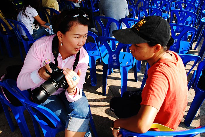 งานนี้ผมหอบไปทั้ง ผบ และพี่ที่ทำงานแกอยากปล่อยปลาด้วย เลยชวนมาหิ้วปลาสะเลยงานนี้ :grin: :grin: