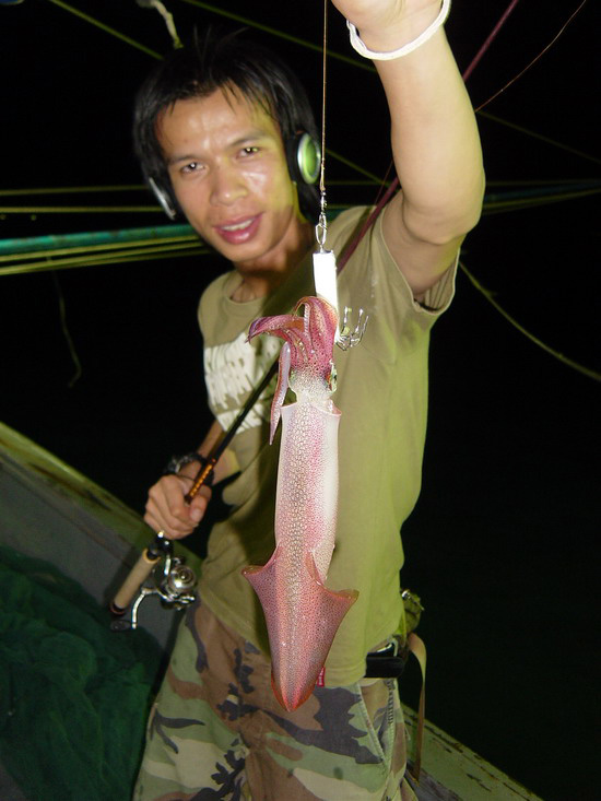 น้าค๊อบ หมอนี่หายหน้าหายตากลับบ้านไปที่เชียงราย ทนไม่ไหว
กลับมามั่วสุมกันที่เมืองกรุง ตกจังหวะดีโดน