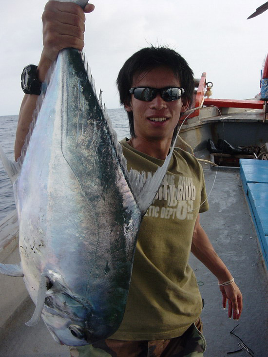 โดนกันทุกคน ก้อคงเว้นแต่ [b]เขตพัทยา[/b] ที่ยังมาไม่ถึงตราด  :laughing:

เขตพัทยา เป็นใคร ใครๆก๊ะร