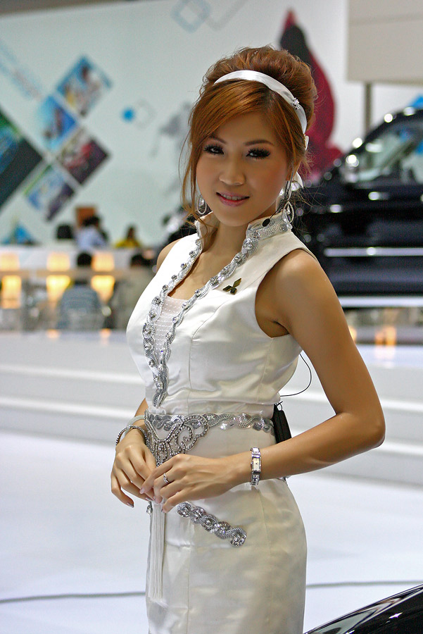 
คนเนี๊ยะ  ถ่ายมาหลายใบ

แต่ก็หลายมุมอยู่ .........

 :laughing: :grin: