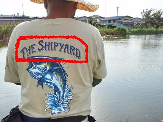 ดีนะ...ที่ตรงเสื้อ ไม่สกรีนว่า...

 [q]  [b][url='The Ship-hai']The Ship-hai[/url][/b][/q]


 :