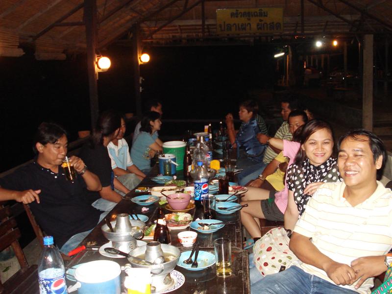อิ่มกานยังจ๊ะเด่วได้แจกของรางวัลดีก่า... :cool: :cool: :cheer: