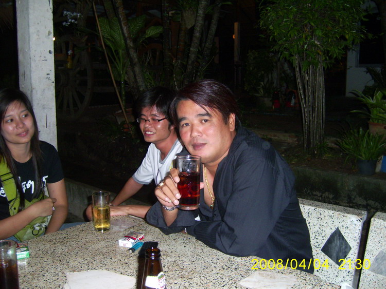  :love: :love:....หวัดดี น้ากูล หรือ พี่ กูล สุดหล่อ เจ้า  พ่อ เมืองจันทร์ มันส์ๆ ที่ พันท้าย   ด้วย