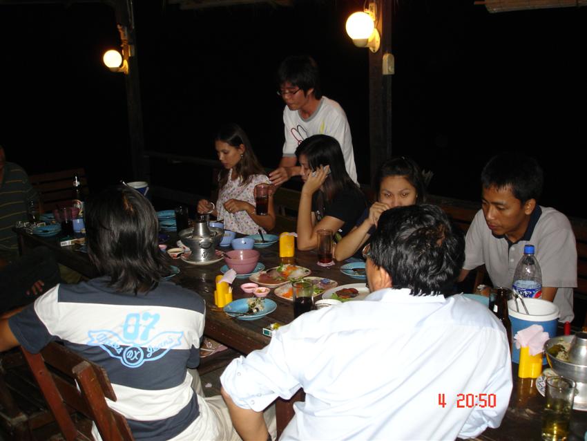 ดีๆ โทรเข้าไป กวาง ตรู จะกินได้ ถนัดๆ หน่อยยยย...
    ตั้งแต่ อีบาสมา มานกินไม่เลิกกกกกกกกก....
  