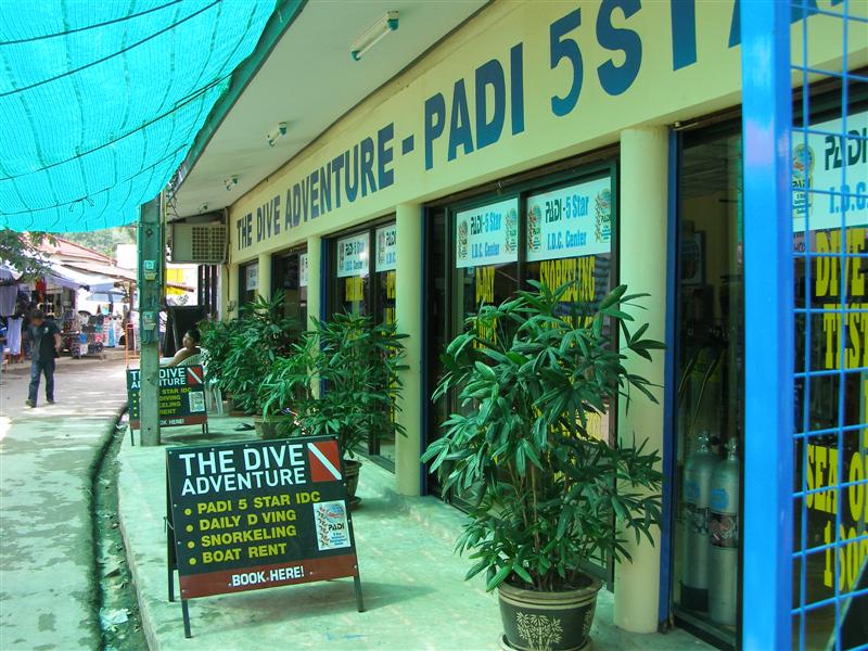 ร้านค้า มากมาย มีให้นักท่องเที่ยว ช็อป กันตามใจชอบ  :grin: :grin: :grin: :grin: :grin: :grin: :grin: