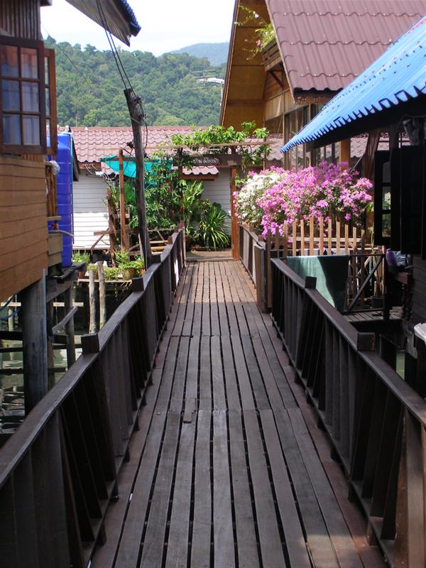 มีร้านขาย อาหาร ทำเลดีๆ อาหารทะเล สดๆมากมาย  :smile: :smile: :smile: :smile: :smile: :smile: :smile: