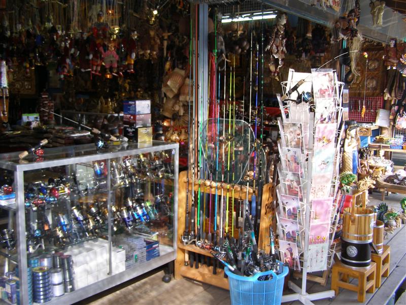 อิๆๆๆๆ อุปกรณตกปลาก็พอมีให้ซื้อหาก