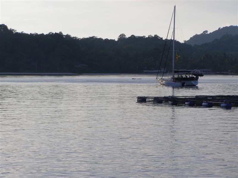 บรรยากาศ ตอนเย็นๆ มันช่างน่า.............นั่งเรือออกไปเที่ยวเหลือเกิน  :love: :love: :love: :love: :