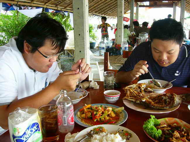 กองทัพเดินด้วยท้อง กินกันต่อปาย :cheer: :cheer: