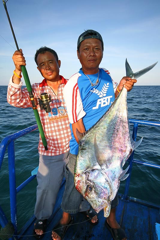 อ้าววววว.ว.......เฮ้ย!!!!!.......ตานัน........
แกเอาไปถ่ายรูปได้ไงอะ......ฝีมือตรูนะเว้ยยยย....
 :