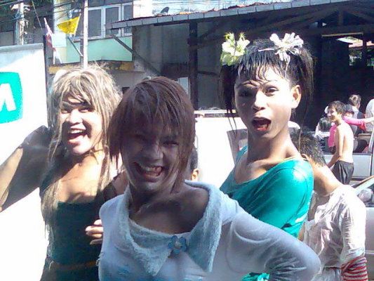 ที่แท้ก็กลุ่ม นักร้องสาวเกอร์ริเบรอลี้ แจ่มๆ ทั้งน้าๆ เอาไว้สักคนไหม :laughing: :laughing: :laughing