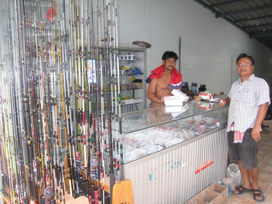 ทริพที่2 เมื่อวันเสาร์ที่ผ่านมา ไปรวมพลกันที่ร้านขายอุปกรณ์ ตกปลาของพี่พัฒน์ ที่คลองแหไปกัน 7 คนครับ