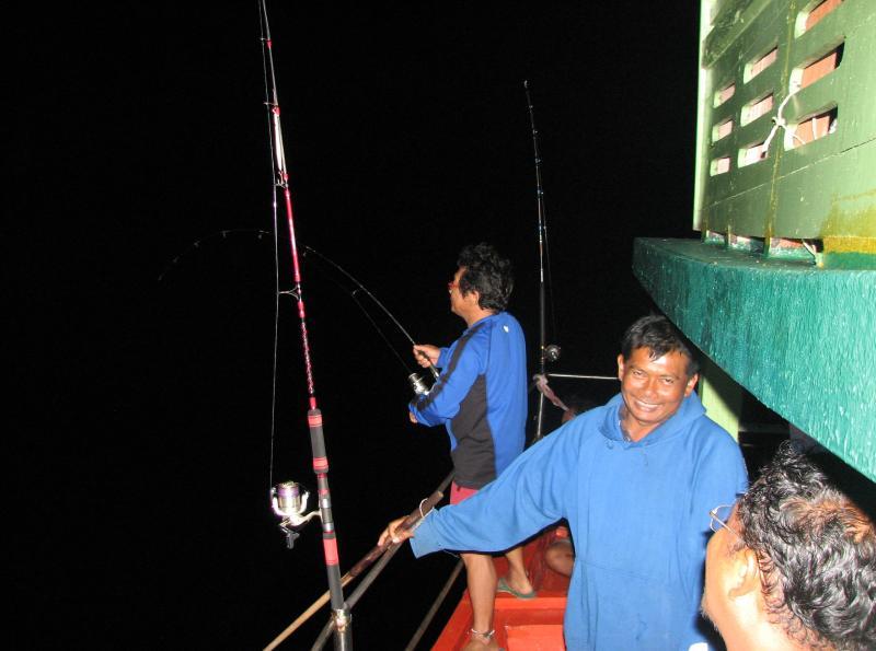 คราวนี้เป็นคิวของพี่ชายที่แสนดีแล้วครับ :laughing: :laughing: :laughing: :laughing: :laughing: