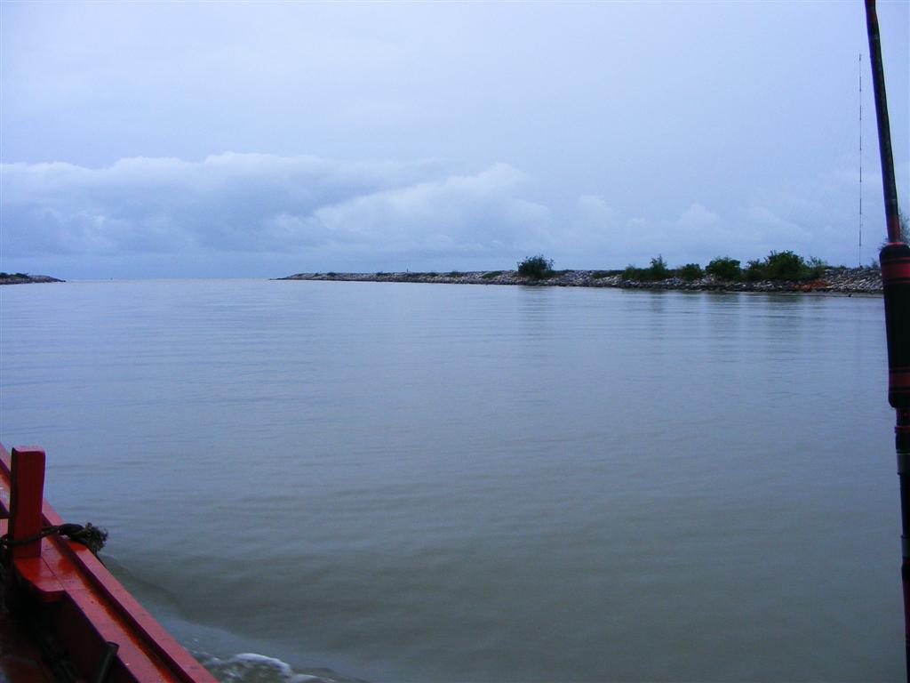            ว่งเรือออกสู่ปากคลอง แหมๆๆๆ น้ำเรียบจริงๆๆ แล้วใครบอกว่ามีลม มีคลื่น ธ่อๆๆๆๆ ระดับติ่ง แส