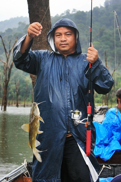 ฝนตกตลอดเวลาที่เราเข้าหมายครับ


