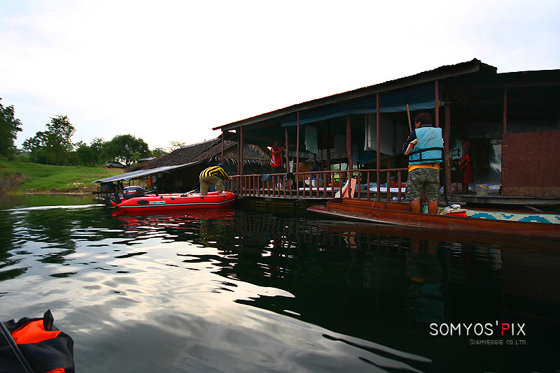 "ไปก่อน ได้ก่อน..."  

ผมเห็นเรือพร้อมแล้ว จึงออกเรือก่อนเพื่อน... :grin: :grin: :grin: