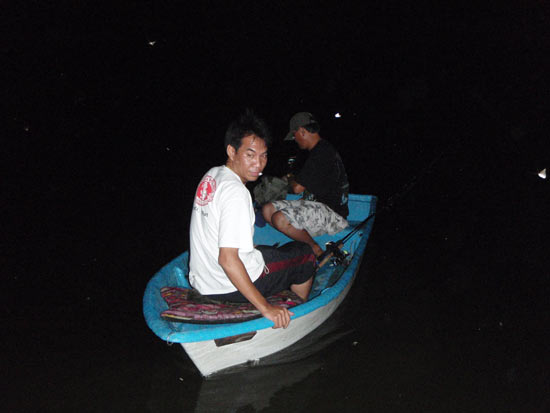 น้าเอ พ่อน้องออม ก้อกลับมาแระเหมือนกัน ป๋าอ๊อด ไปรับมาจากที่เกาะ
 :smile: :smile: :smile:
ดูดิ๊ค๊า