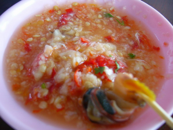 น้ำจิ้มจี๊ดจ๊าด ร้านอยู่ติดท่าเรือนั่นหละ

 :smile: :smile:
