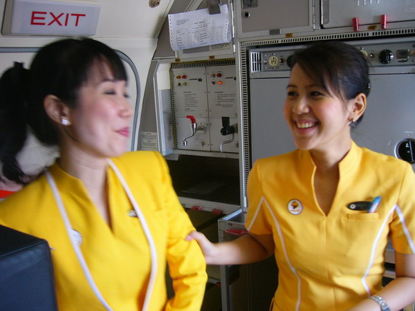 ถึงเมืองตรังแล้ว ผมให้น้องบอยลงไปก