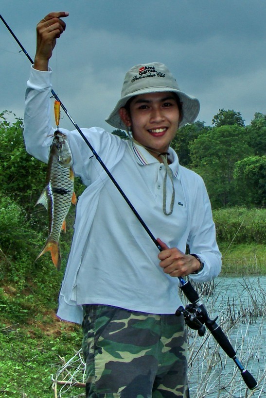 นางงามนุ่น..
 วิ่งมาขอแอ๊คหนึ่งภาพ
  :laughing:
 
 ยังไม่รอดนะ..นังนู๋
  :laughing: :laughing:
