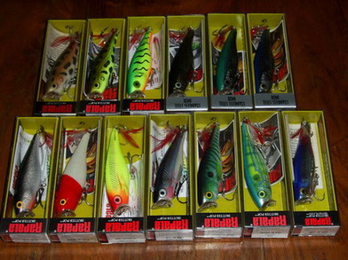 [b][u]สำหรับ เจ้า Rapala Skitter Pop นั้นมีประวัติความเป็นมาดังนี้ครับ[/u][/b]

เริ่มสายการผลิต คล