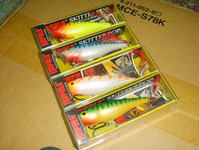 เพิ่ม Skitter Pop 9 cm Estonia รุ่นแรก 4 สี ครับ

ภายในกล่องจะมีแผ่นพับด้วย 

ปล Pop9 สี CLN ไม่