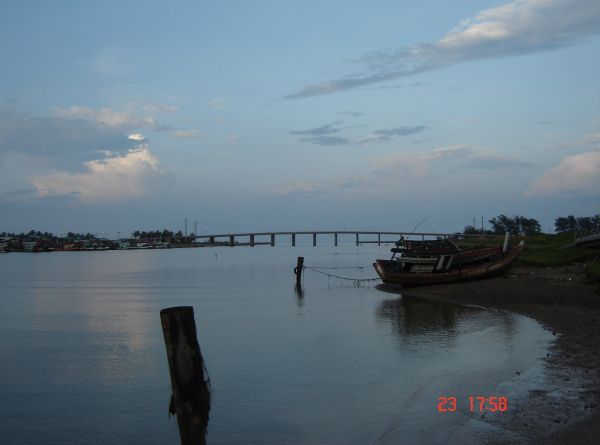 หลังจากที่พลาดกับ KHON FISHING TEAM ครั้งไปเที่ยวเกาะกระเมื่อคราวที่แล้ว มาครั้งนี้ขออาศัยปลอมตัวไปเ