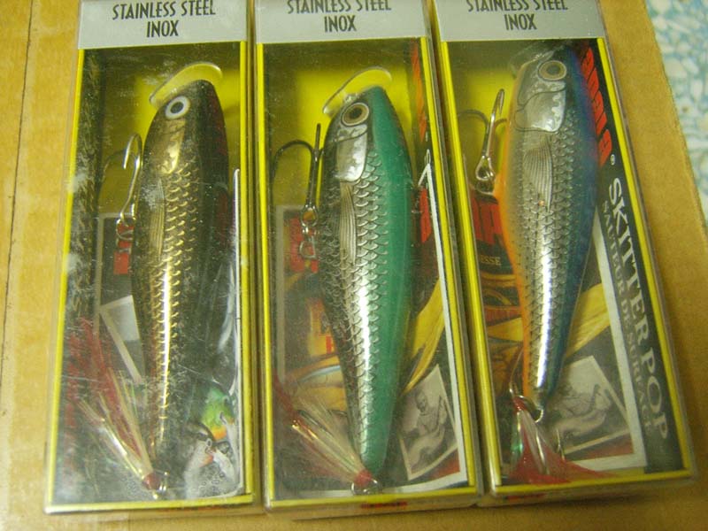 รูปนี้ขอถามผู้รู้ที่มี INOX STAINLESS 9 ซม ครบทั้ง 3 สี ครับ 
คือ มองผ่านๆก็เหมือนไม่มีอะไรแต่ผมอยา