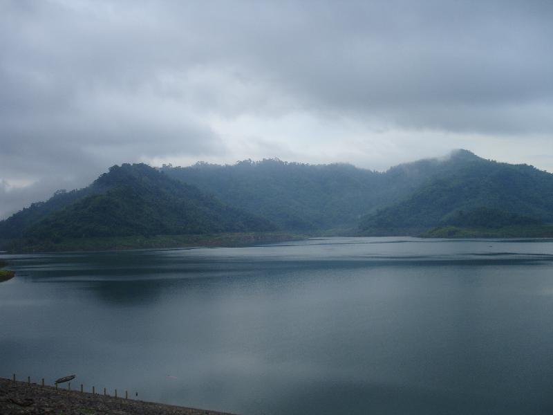 บรรยากาศยามเช้าบริเวรสันเขื่อน อากาศหลังฝนตกเย็ยสบายจริง

 :grin:
