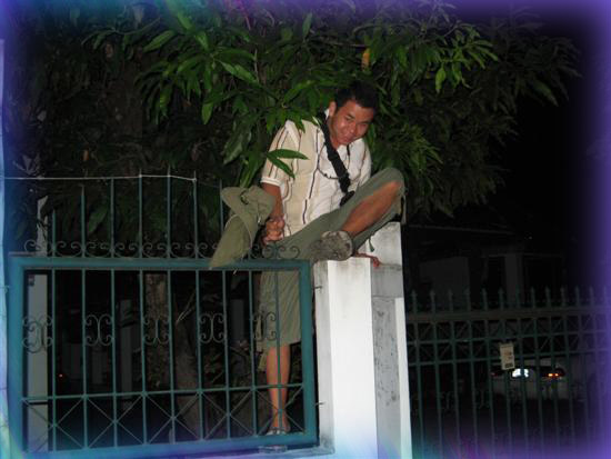 ดูสภาพผมเด๋วนี้สิ จะไปตกปลาต้องแอบปีนกำแพงออกมา

อนาถแท้

 :sad: :sad: :laughing: :laughing: