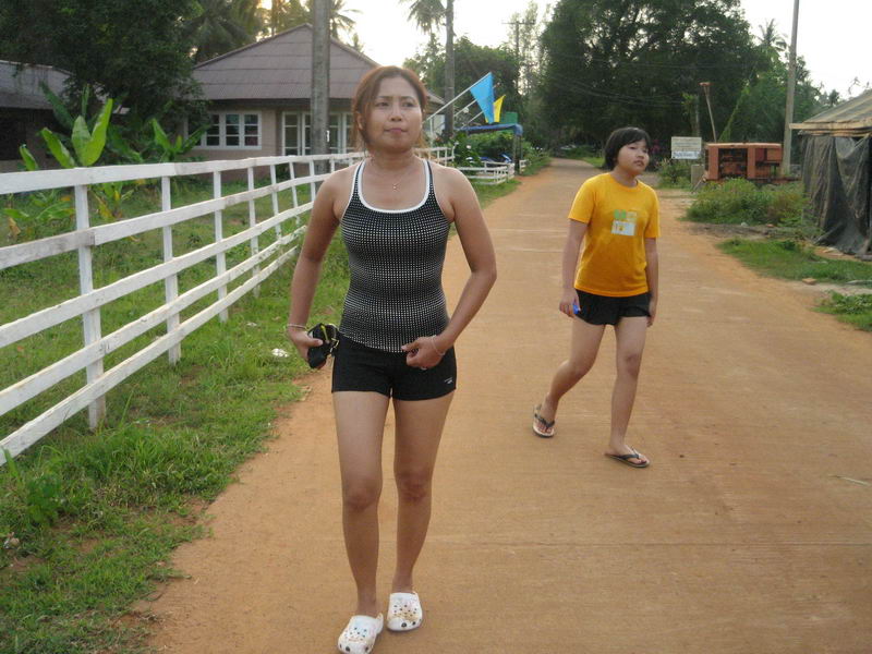 เส้นทางที่ใช้สัญจรกันรอบเกาะครับ :smile: :smile: :smile:
