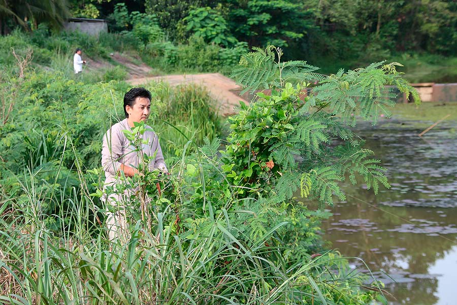 ทริพนี้   ถ่ายภาพกันเกือบทุกคน  น้านวล ก็ช่วยถ่าย  น้ารัด ก็ได้มาลองกล้อง   หนูนา  นี่ก็ เพิ่งเริ่มห