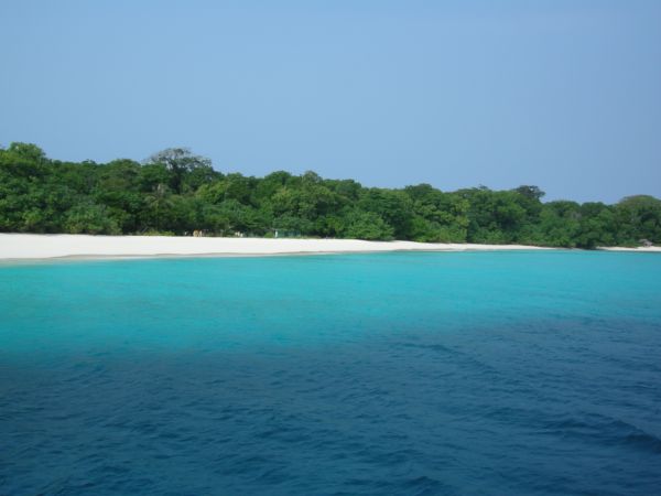  อีกด้านของเกาะ เรียบดี :laughing: :blush: :cool: