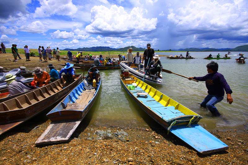 สำหรับท่านที่ไม่สะดวกเอาเรือมา