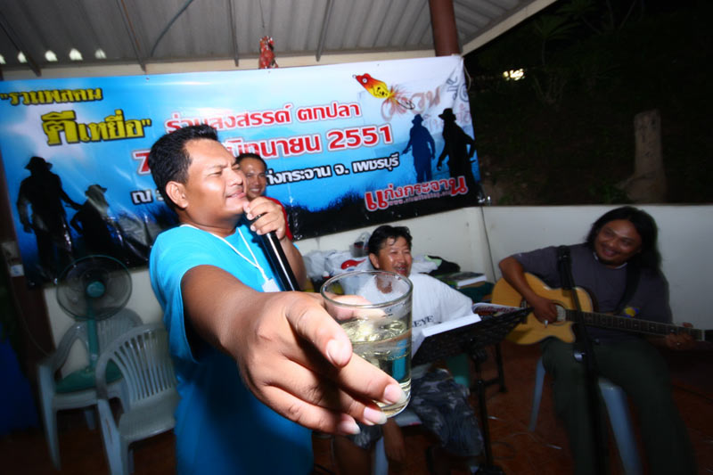 สู้ต่อไปแม้จะไม่มีใครเหลือเลย :laughing: :laughing: