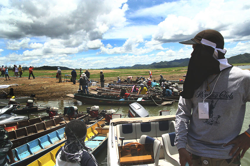 ลงเรือเลยครับเรือใครเรือมันนะครับ :grin: