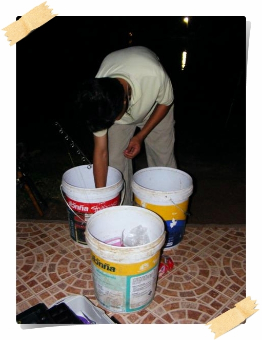 ขยันเจงๆตานี่ ปลาไม่กินเลยถ่ายรูปเล่นดีฝ่า :laughing: