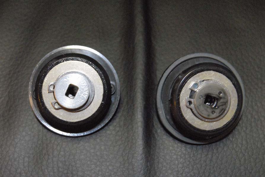 Break knob ด้านล่างครับ

ตัวซ้าย Stella 8000HG ตัวขวา Stella 8000FA