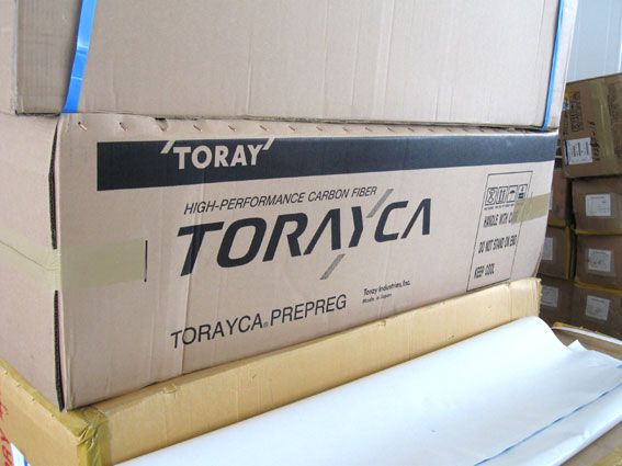 กล่องระบุว่าเป็น Graphite ของ TORAY  ซึ่งได้รับการยอมรับว่า  เป็น Graphite ที่ค่อนข้างดี  เป็นที่ยอม