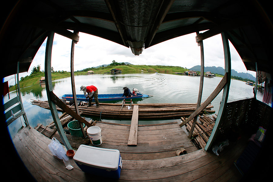 เก็บของเข้าแพเรียบร้อย เรือก็มารับ