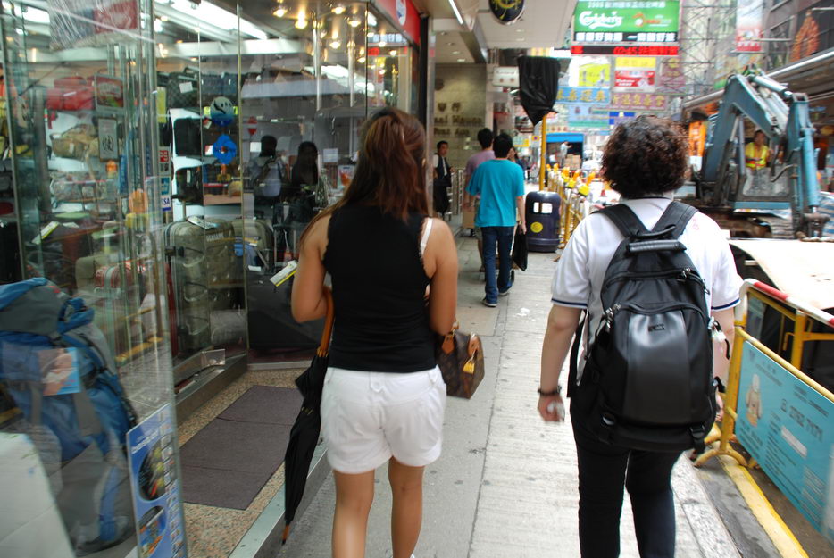 เดินเล่นกันได้พักนึงเราตัดสินใจเดินกลับไปที่โรงแรมเพื่อเชคเอ๊าครับ จะได้มีเวลามากหน่อยที่มาเก๊า :smi