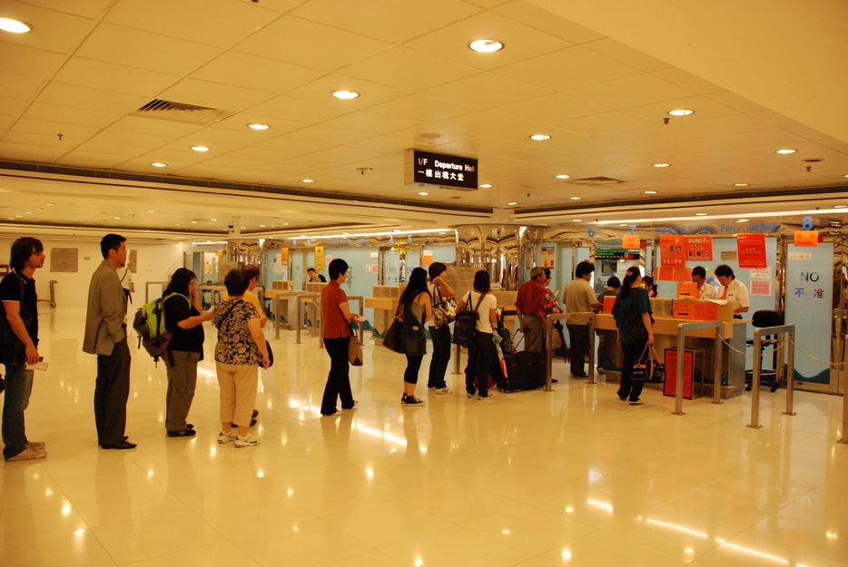 ได้เวลาพอดีครับ เที่ยวขาออกเรา 12:00น.  :smile: :smile: :smile: