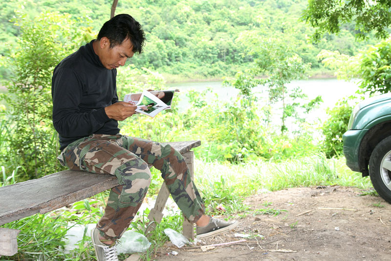เราพักผ่อนกันจนถึงเที่ยงเห็นว่าแด