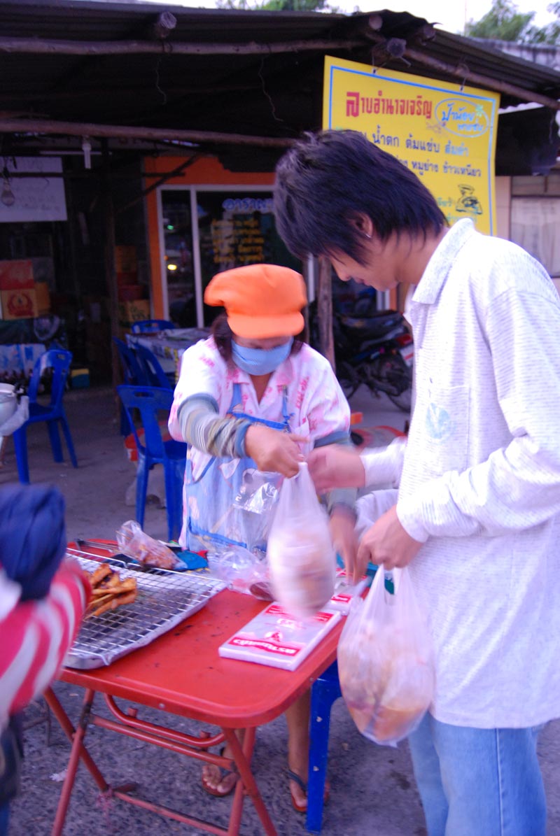 จ่ายตลาดยามเช้า :grin: